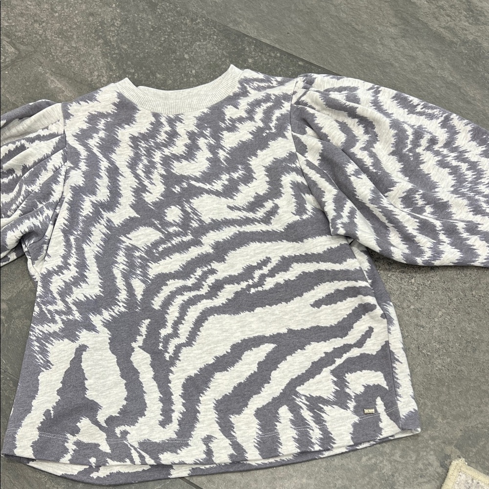 Zebra Print Puff Sleeve Sweater - Purple/Gray & White